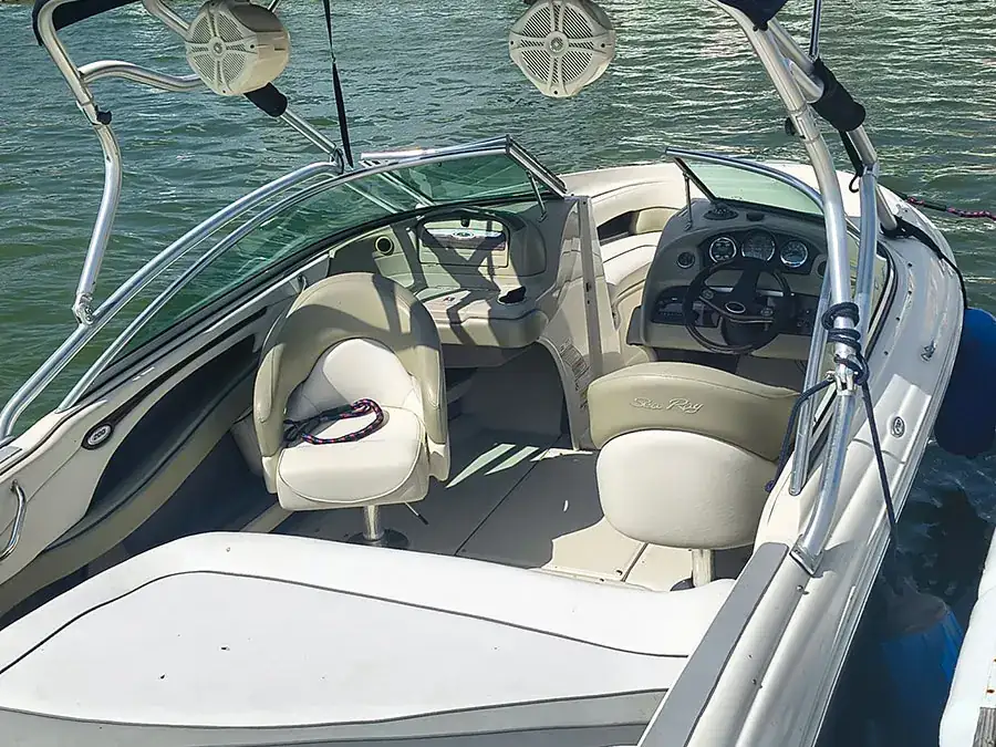 Parasailing on Lake Lewisville - Mutineers Charter Services