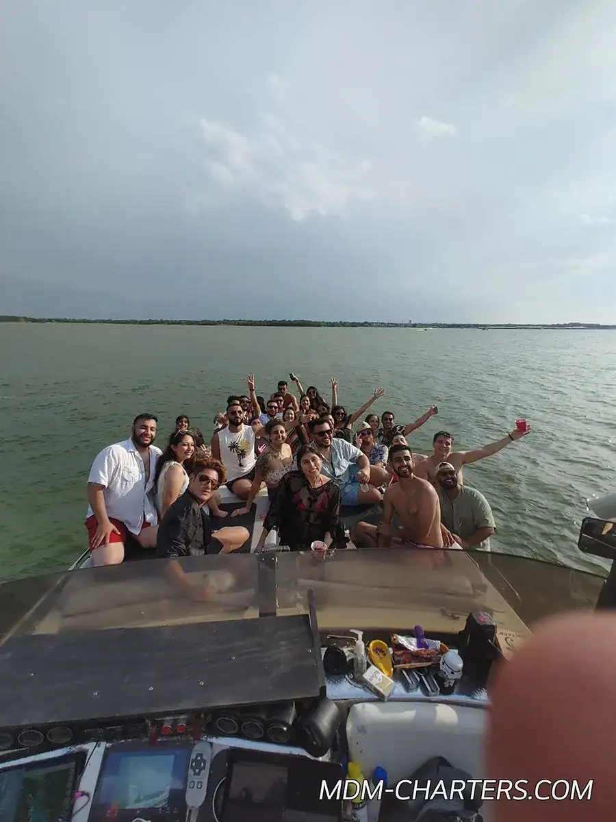 Yacht Charter Lake Lewisville on Lake Lewisville - Mutineers Charter Services