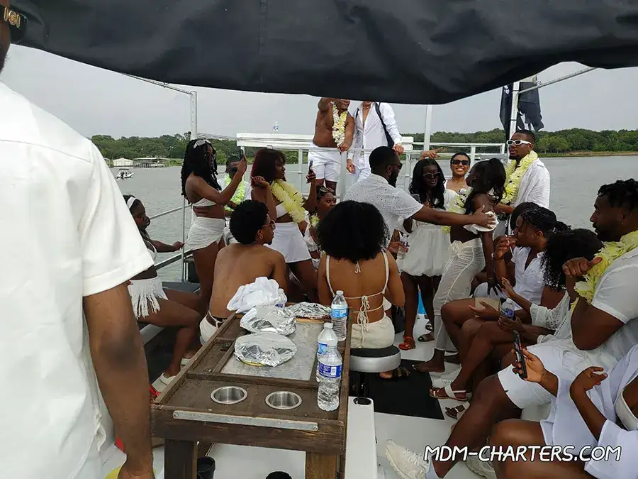 Yacht Charter Lake Lewisville on Lake Lewisville - Mutineers Charter Services