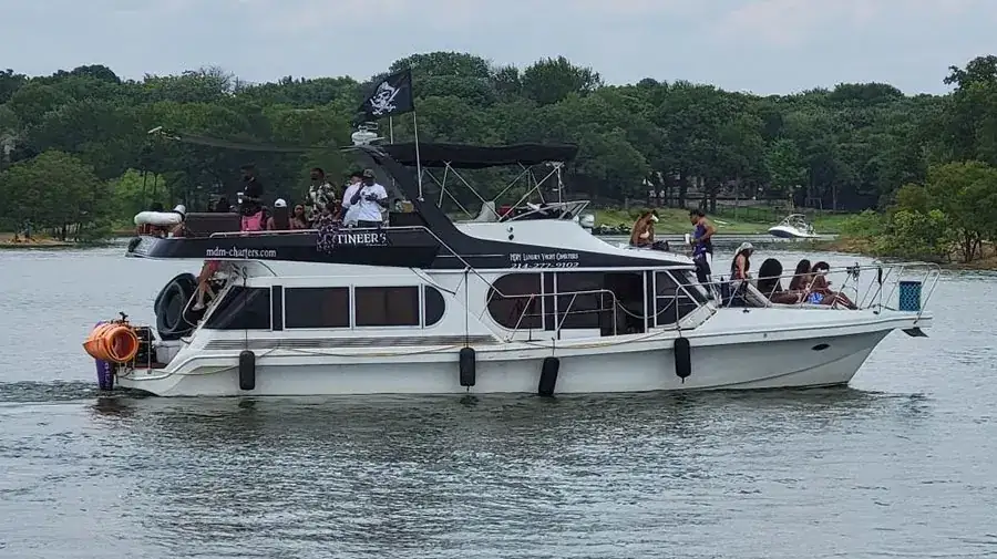 Weddings & Engagements on Lake Lewisville - Mutineers Charter Services